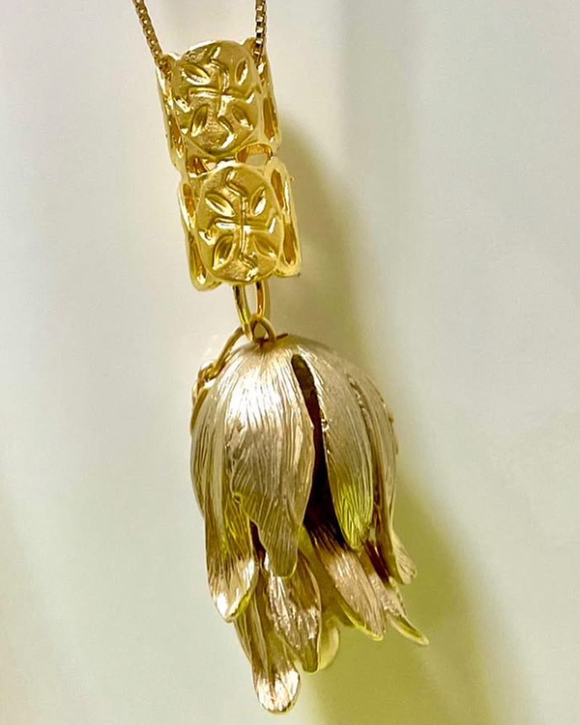 beautiful and finely crafted gold plated chain with lotus pendant TokyoBegums