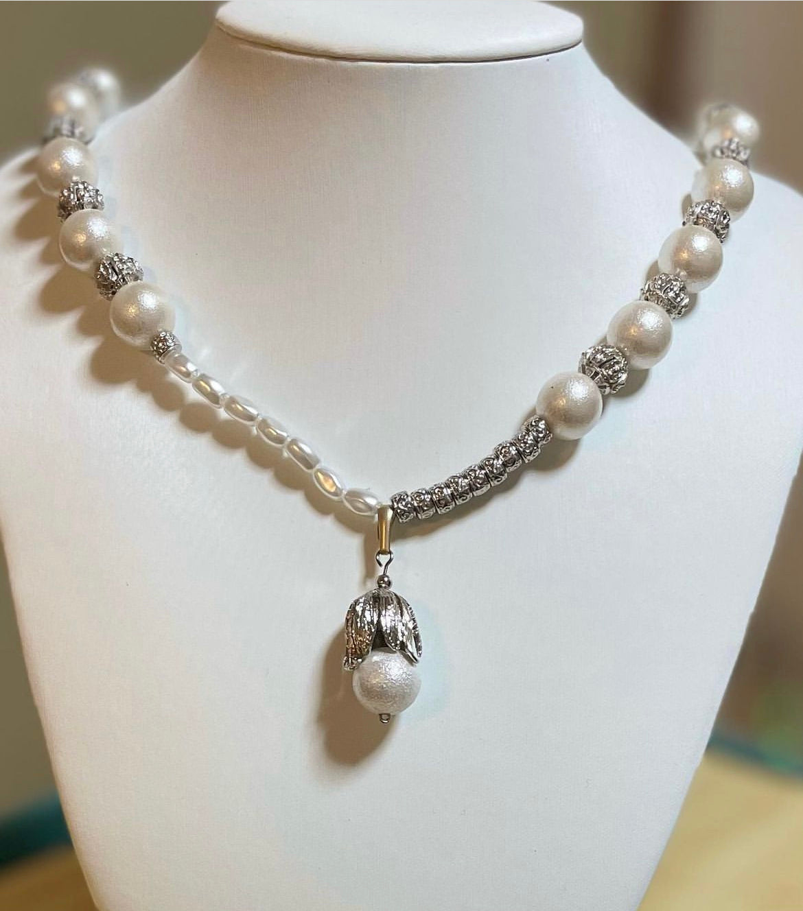 Resin Pearl necklace with lotus pendant TokyoBegums