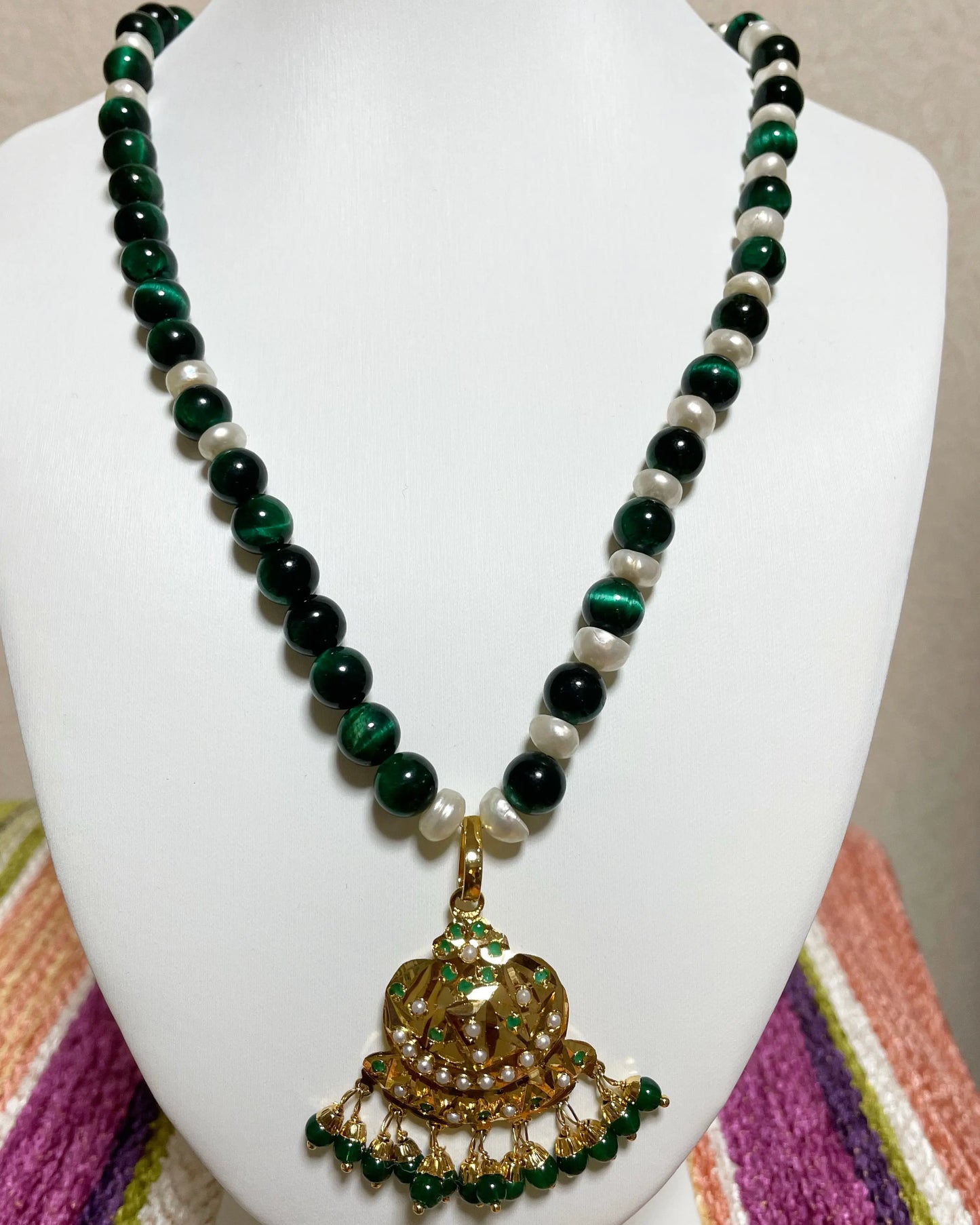 Green beads and white pearls TokyoBegums