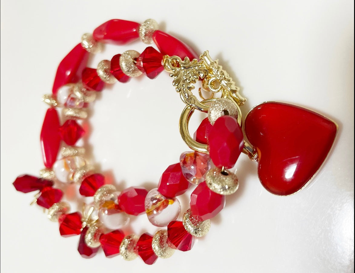 Gorgeous red handmade  beaded bracelet