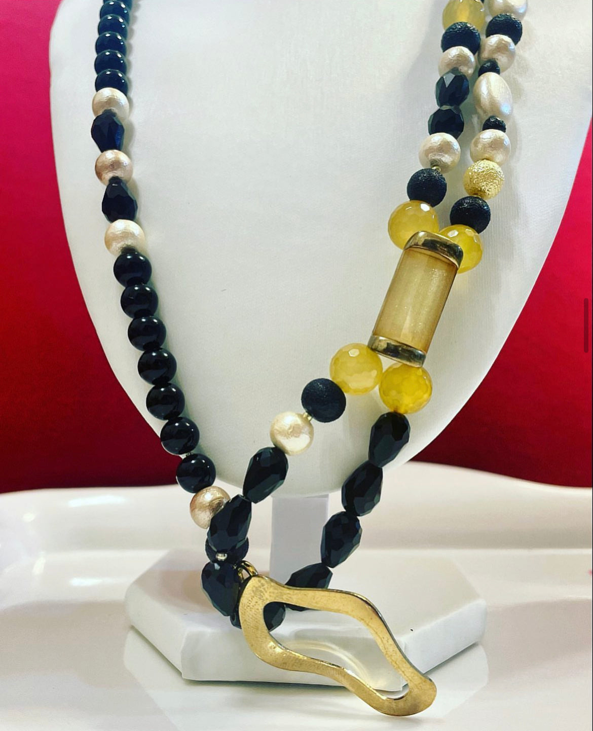 Handmade fashion black/yellow beads pearls necklace with pendant