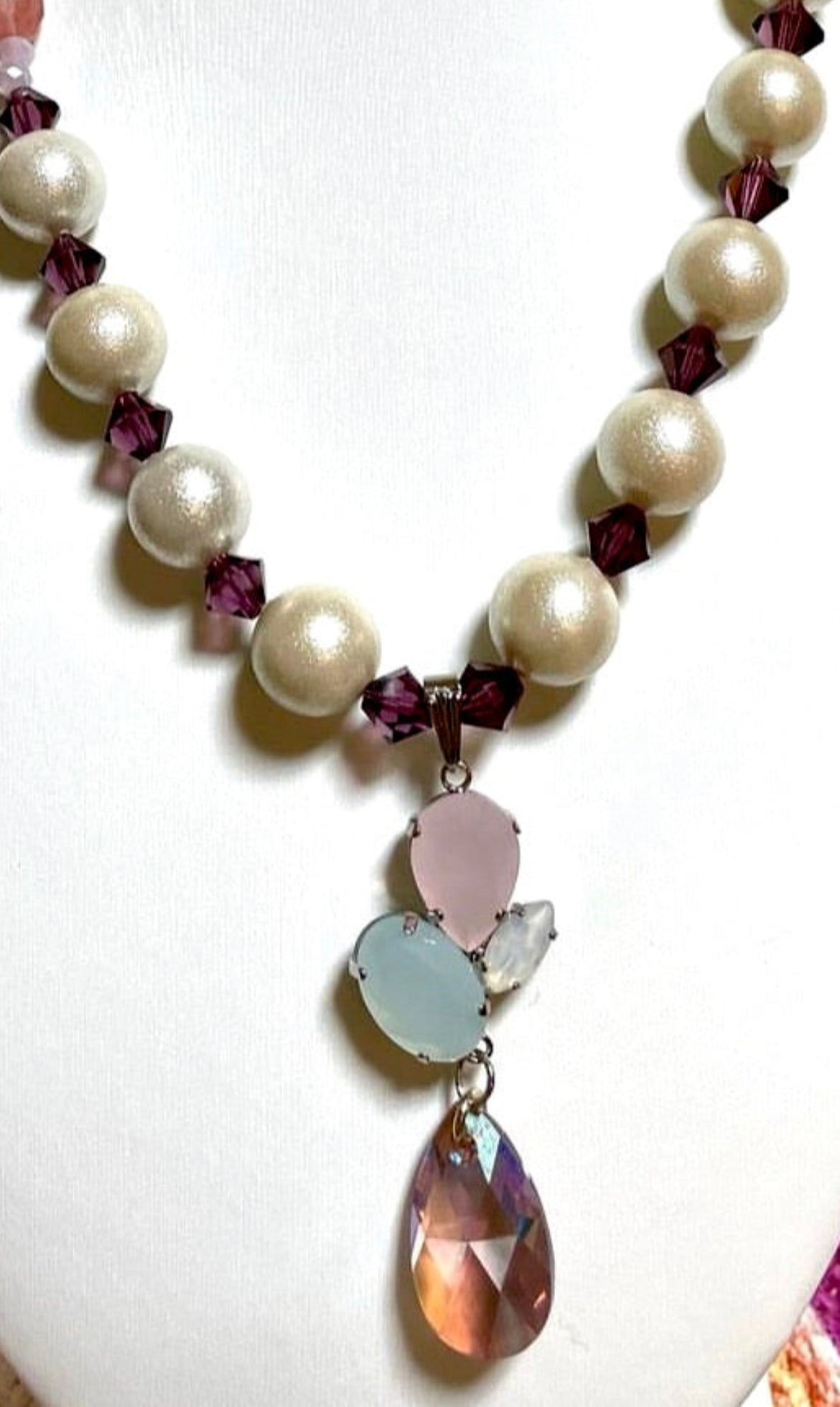 Pearls beads crystals necklace with pendant
