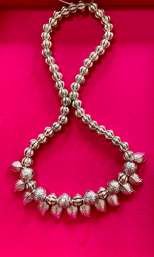 Beautifully crafted metal beads necklace !