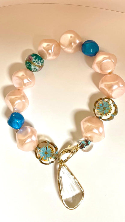Beautiful baby pink and crystal beads !  Bracelet TokyoBegums